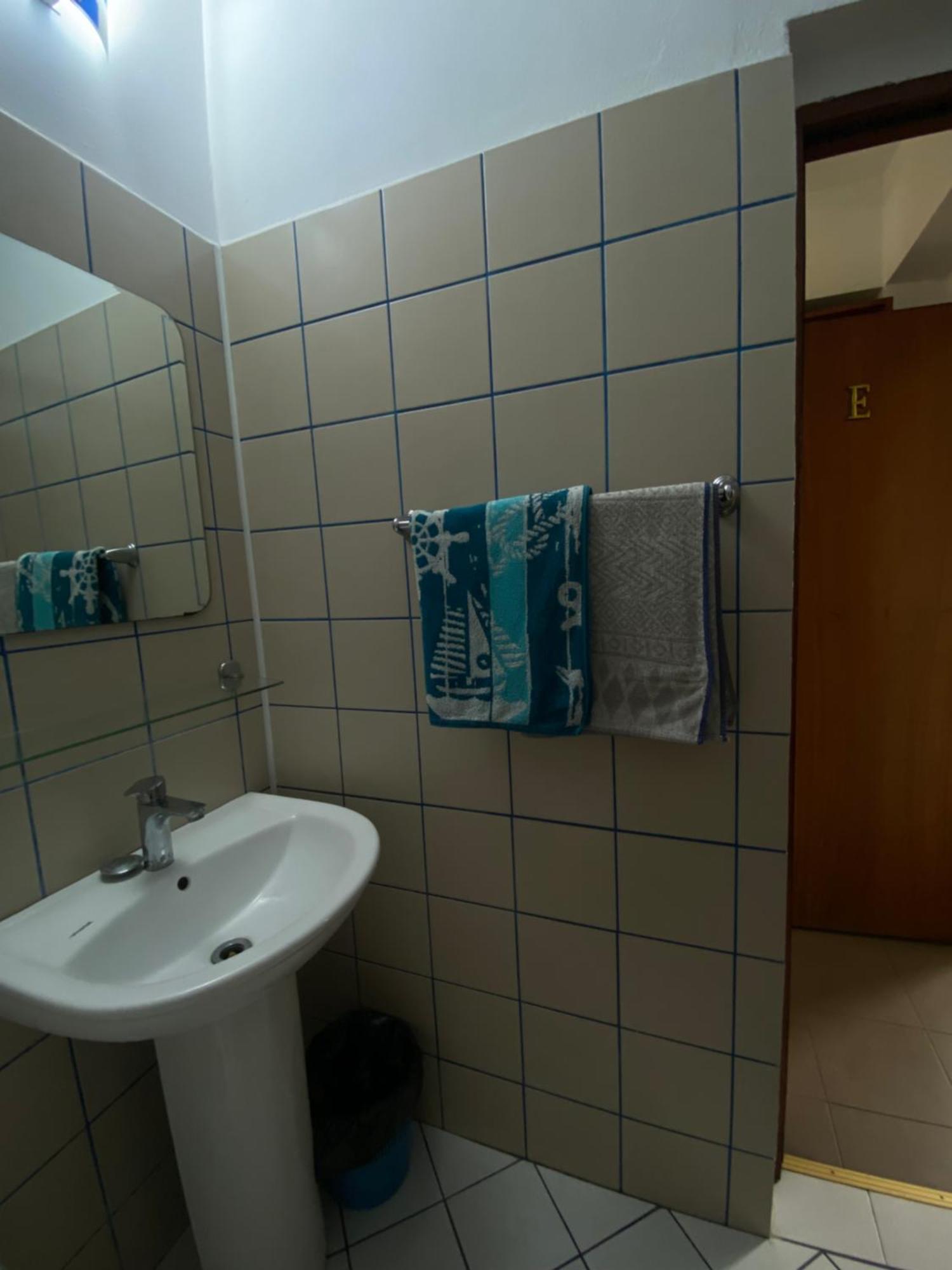 Apartamento Quiet Garden Ground Floor Bucarest Exterior foto